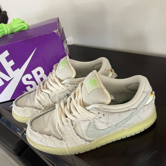 Nike SB Mummy Cream and Light Green Sneakers - Picture 4 of 13